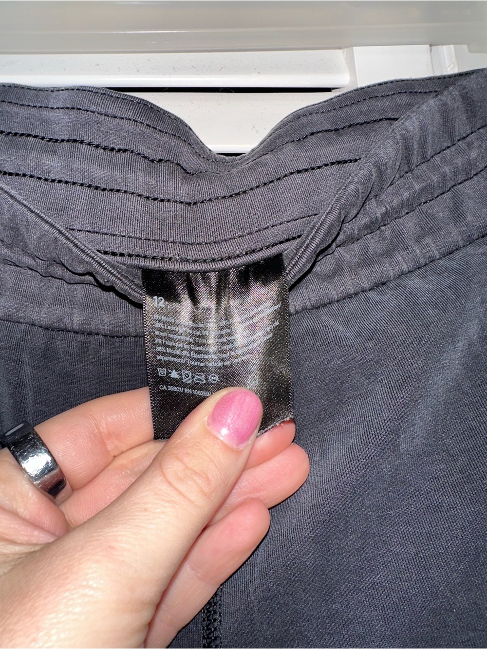 Lululemon Scuba Drawstring Pants size 12 - Picture 4 of 5